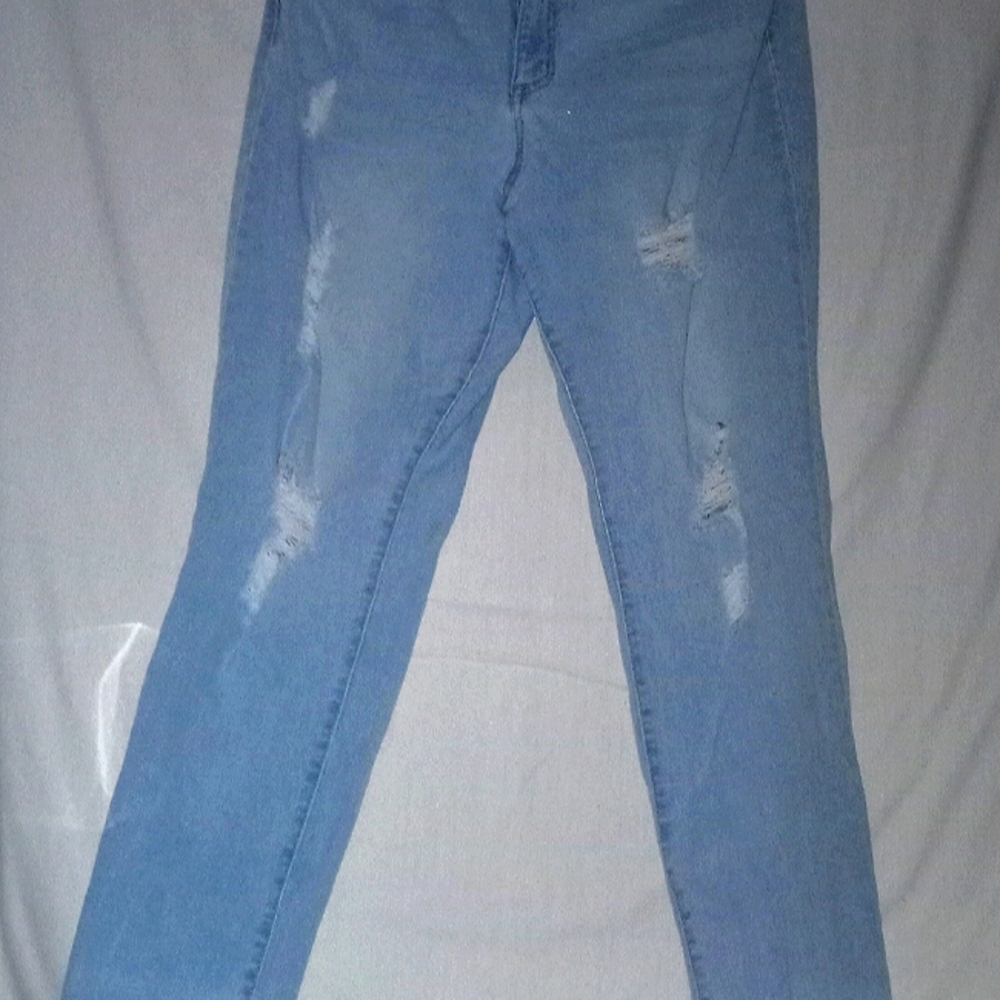 Size 12 blue ripped jeans from SOFÍA Jeans